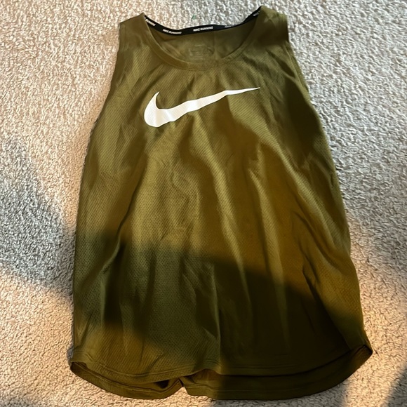 Nike tank top - Picture 2 of 6